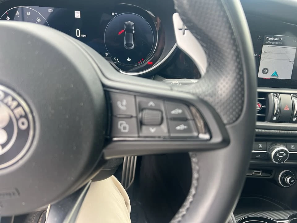 2024 Alfa Romeo Giulia - Image 19 of 20