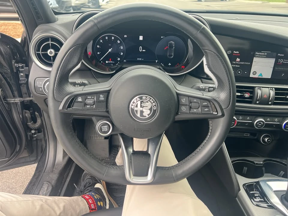 2024 Alfa Romeo Giulia - Image 18 of 20