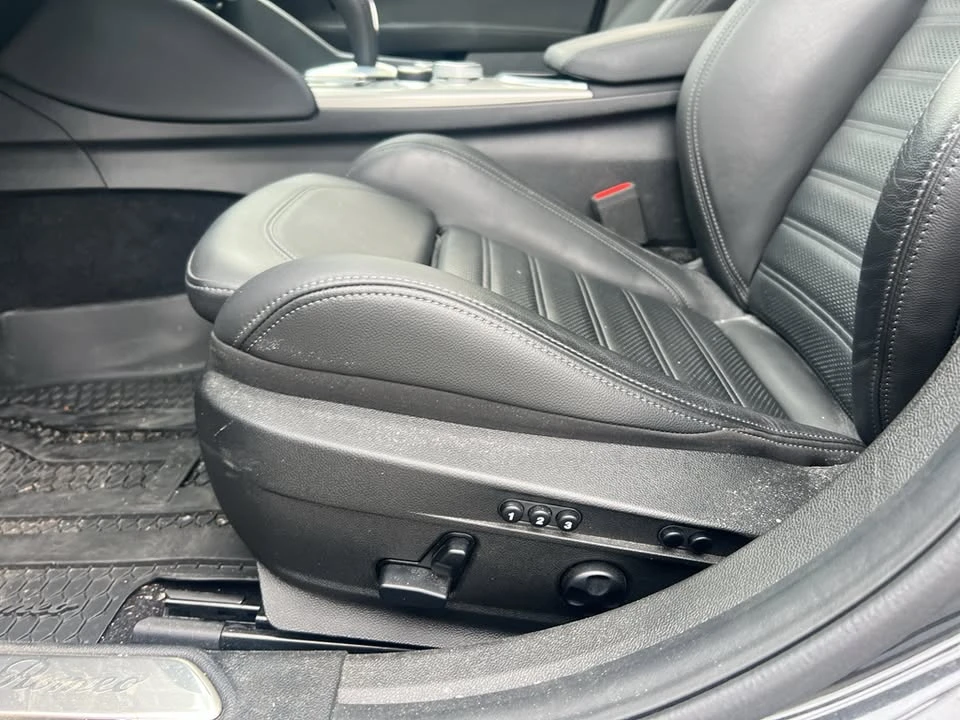 2024 Alfa Romeo Giulia - Image 14 of 20