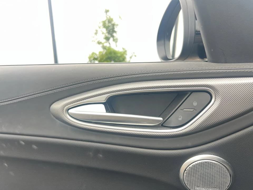 2024 Alfa Romeo Giulia - Image 16 of 20