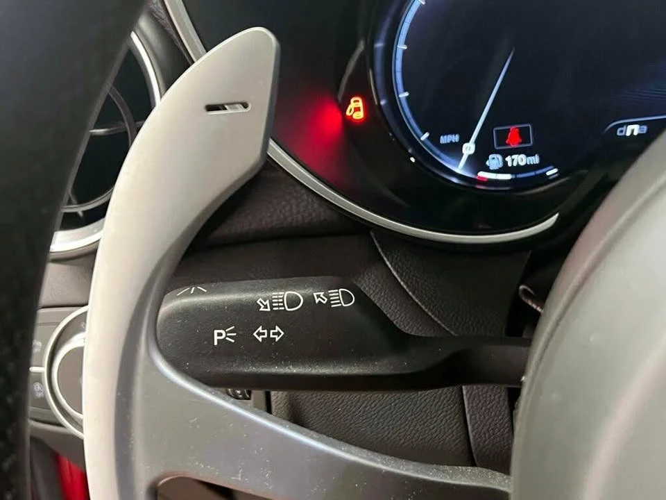 2024 Alfa Romeo Giulia - Image 19 of 20
