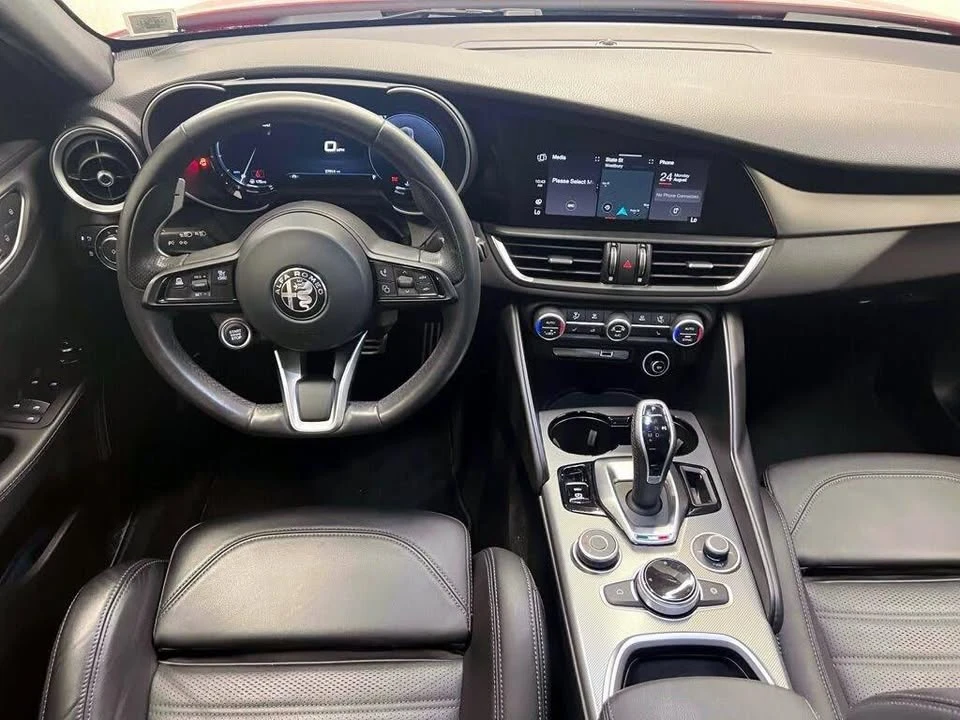 2024 Alfa Romeo Giulia - Image 9 of 20