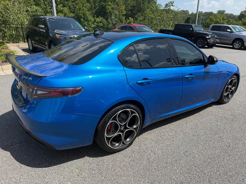 2024 Alfa Romeo Giulia - Image 8 of 17