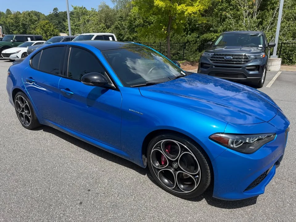 2024 Alfa Romeo Giulia - Image 10 of 17