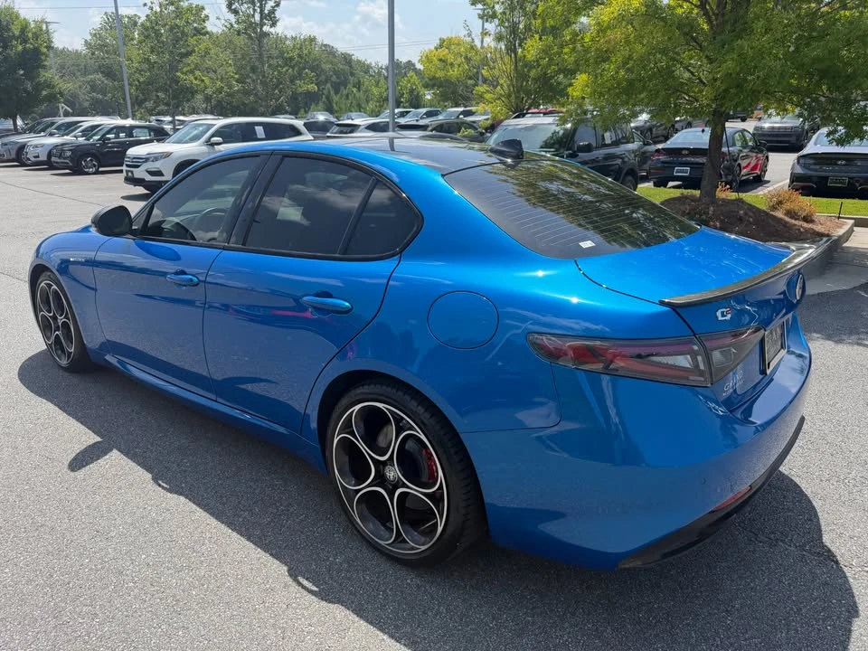2024 Alfa Romeo Giulia - Image 5 of 17