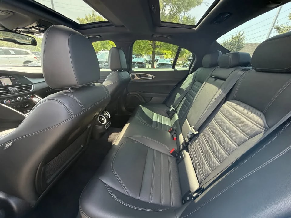 2024 Alfa Romeo Giulia - Image 16 of 17