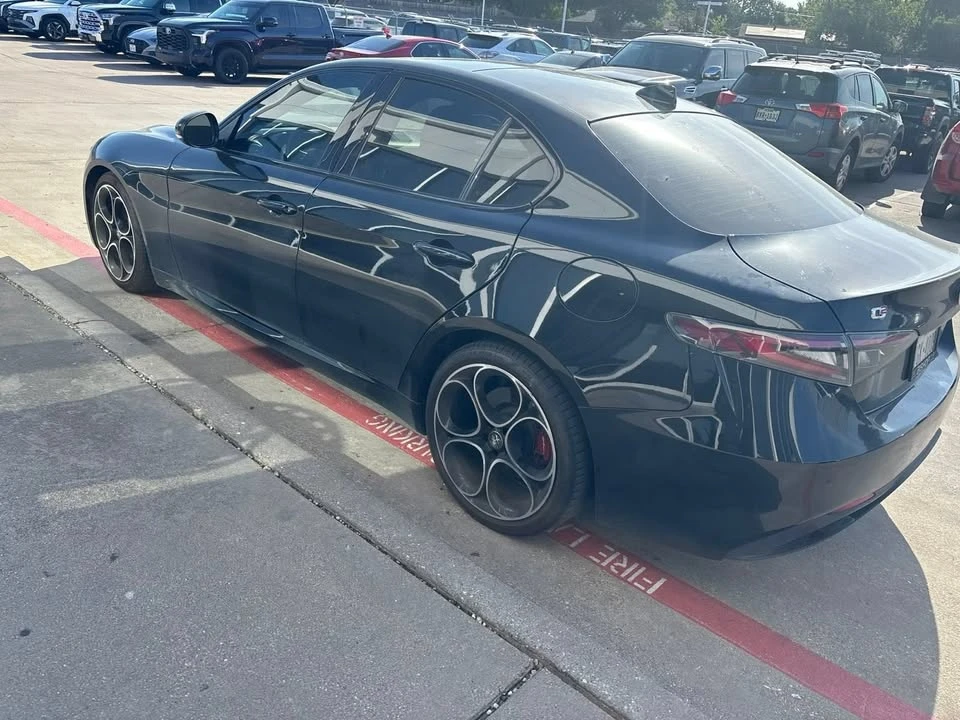 2024 Alfa Romeo Giulia - Image 3 of 5