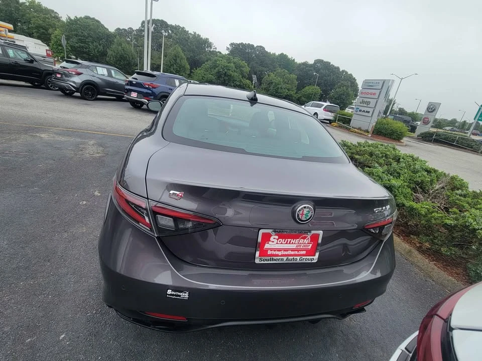 2024 Alfa Romeo Giulia - Image 3 of 3