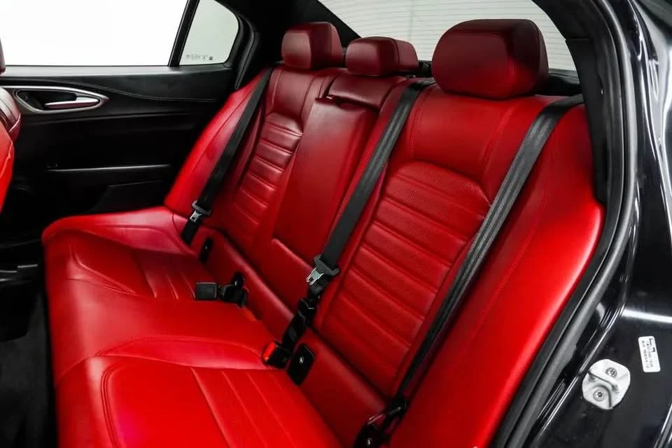 2024 Alfa Romeo Giulia - Image 9 of 20