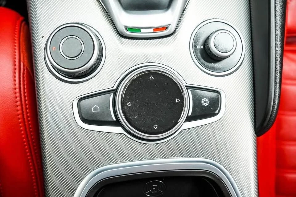 2024 Alfa Romeo Giulia - Image 15 of 20