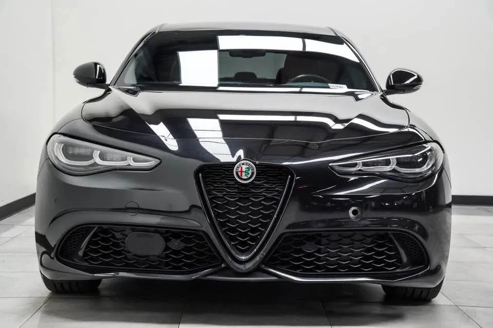 2024 Alfa Romeo Giulia - Image 5 of 20