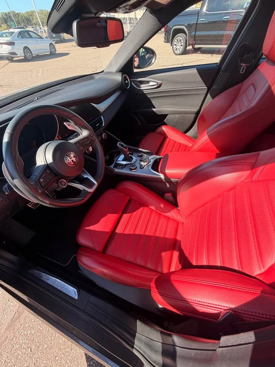 2024 Alfa Romeo Giulia - Image 4 of 6