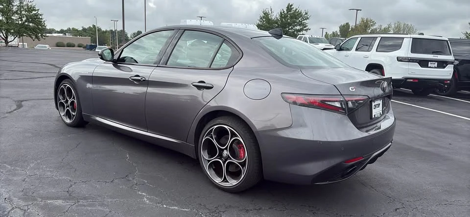 2024 Alfa Romeo Giulia - Image 4 of 8