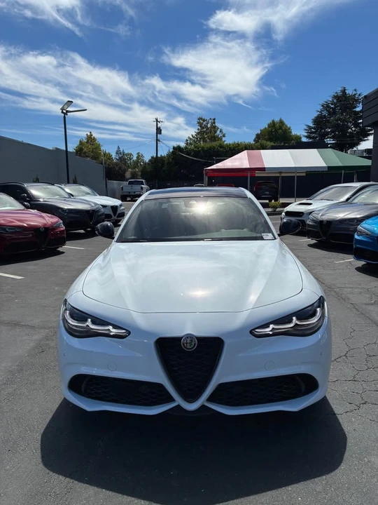 2024 Alfa Romeo Giulia - Image 2 of 16