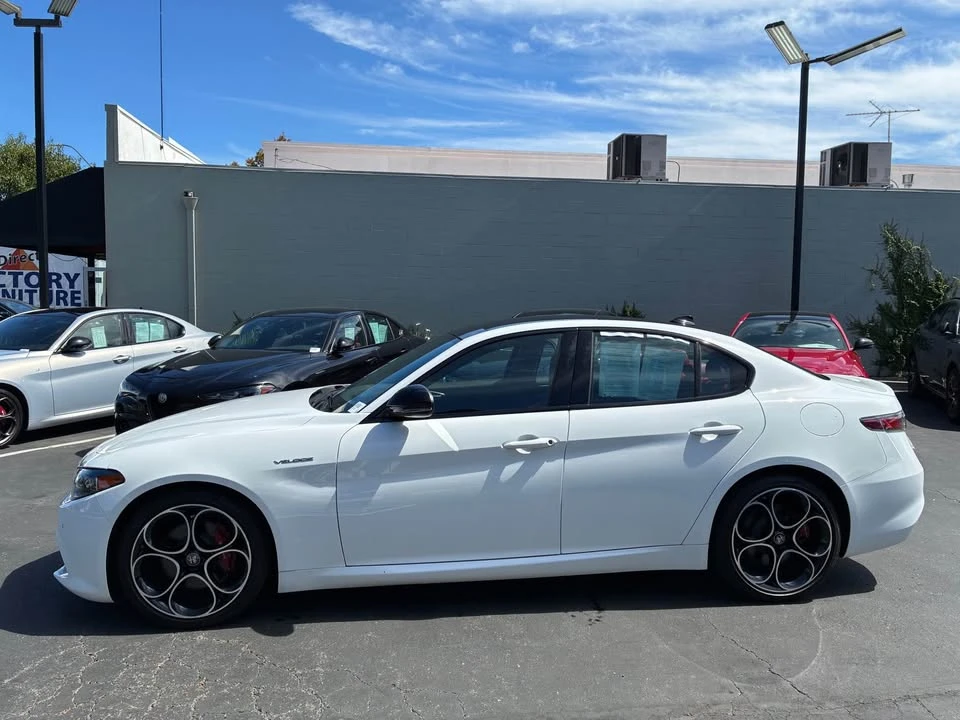 2024 Alfa Romeo Giulia - Image 4 of 16
