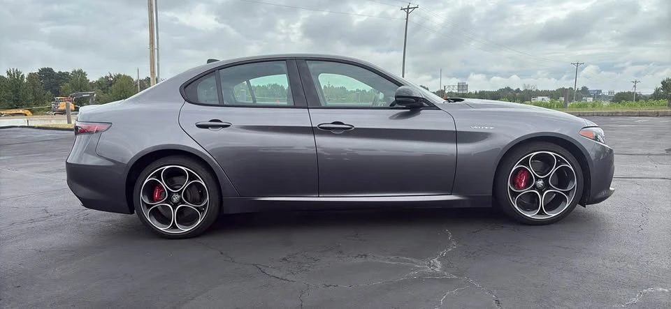2024 Alfa Romeo Giulia - Image 5 of 8