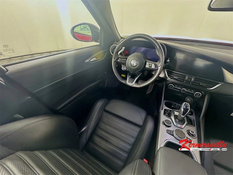 2024 Alfa Romeo Giulia - Image 9 of 21