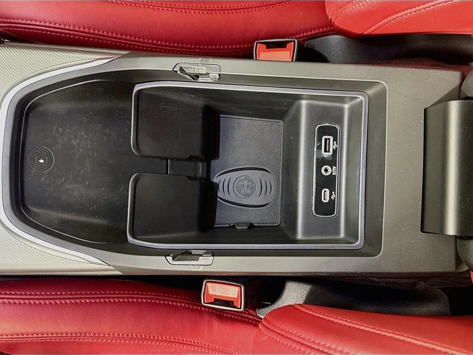 2024 Alfa Romeo Giulia - Image 16 of 31