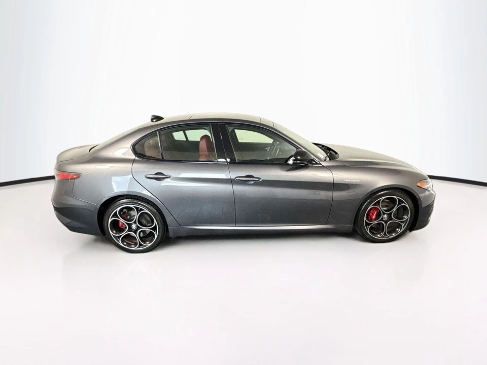 2024 Alfa Romeo Giulia - Image 6 of 31