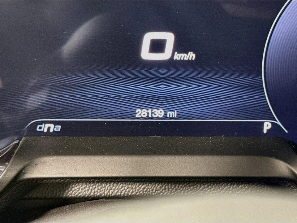 2024 Alfa Romeo Giulia - Image 12 of 31
