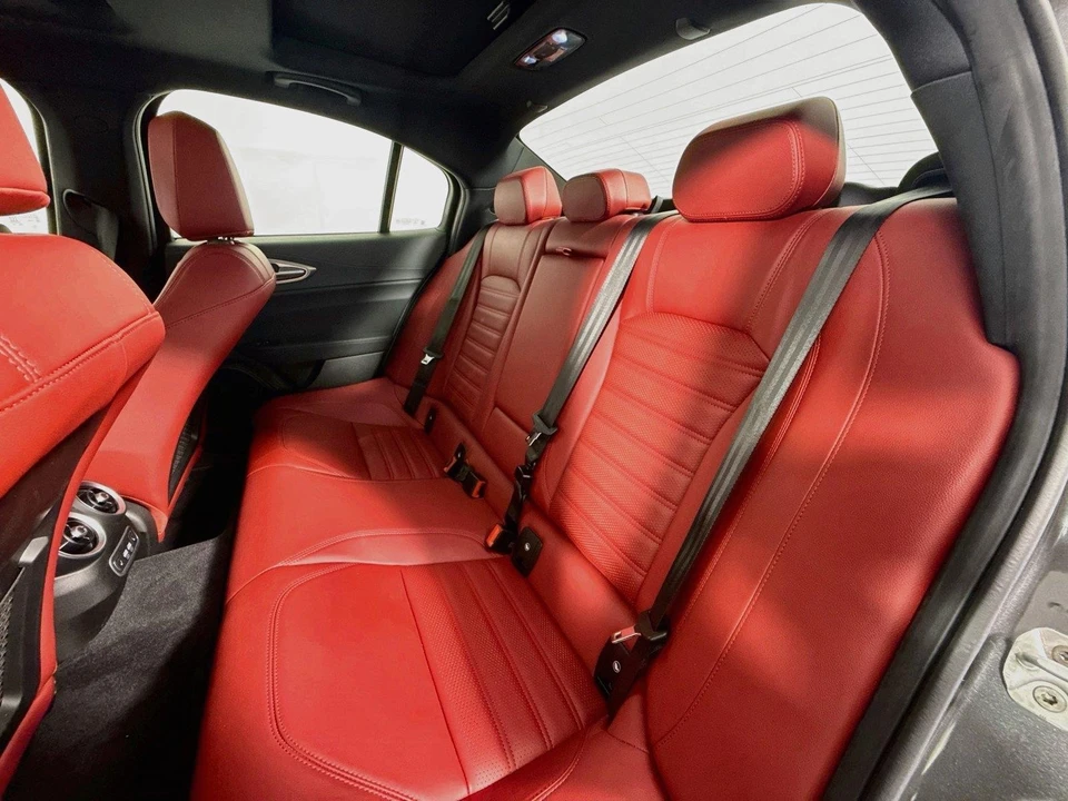 2024 Alfa Romeo Giulia - Image 26 of 31