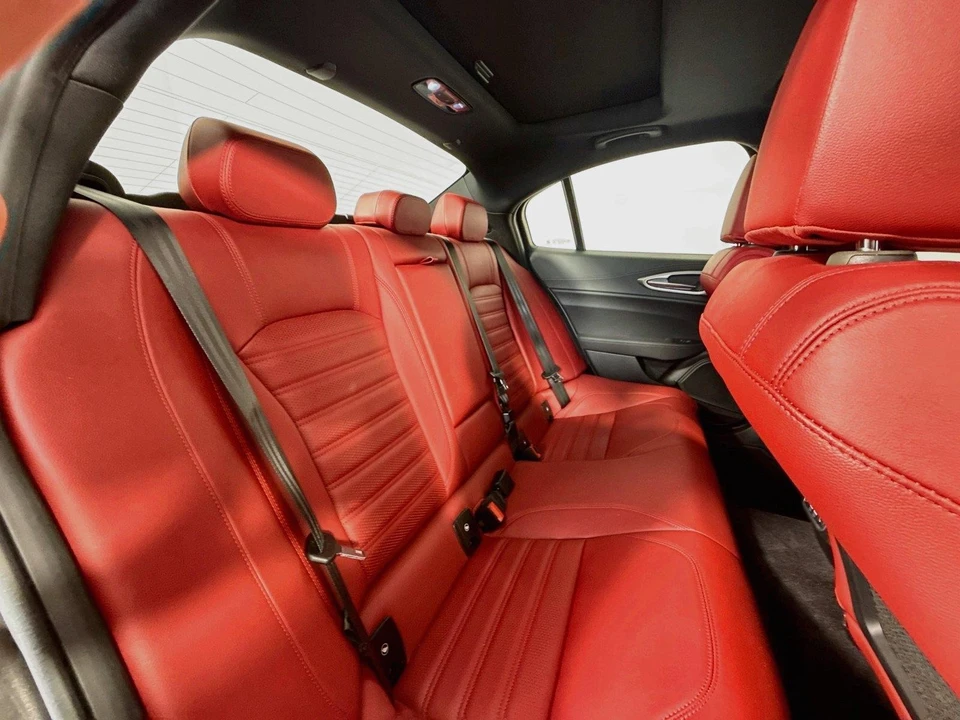 2024 Alfa Romeo Giulia - Image 30 of 31