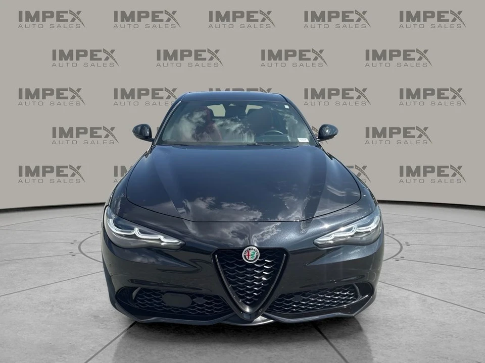 2024 Alfa Romeo Giulia - Image 8 of 31