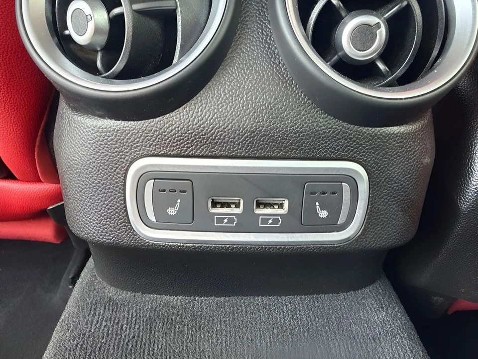 2024 Alfa Romeo Giulia - Image 13 of 31