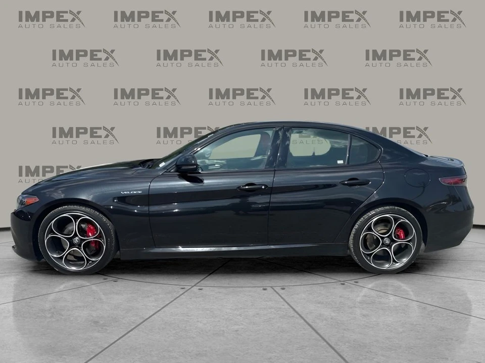 2024 Alfa Romeo Giulia - Image 2 of 31