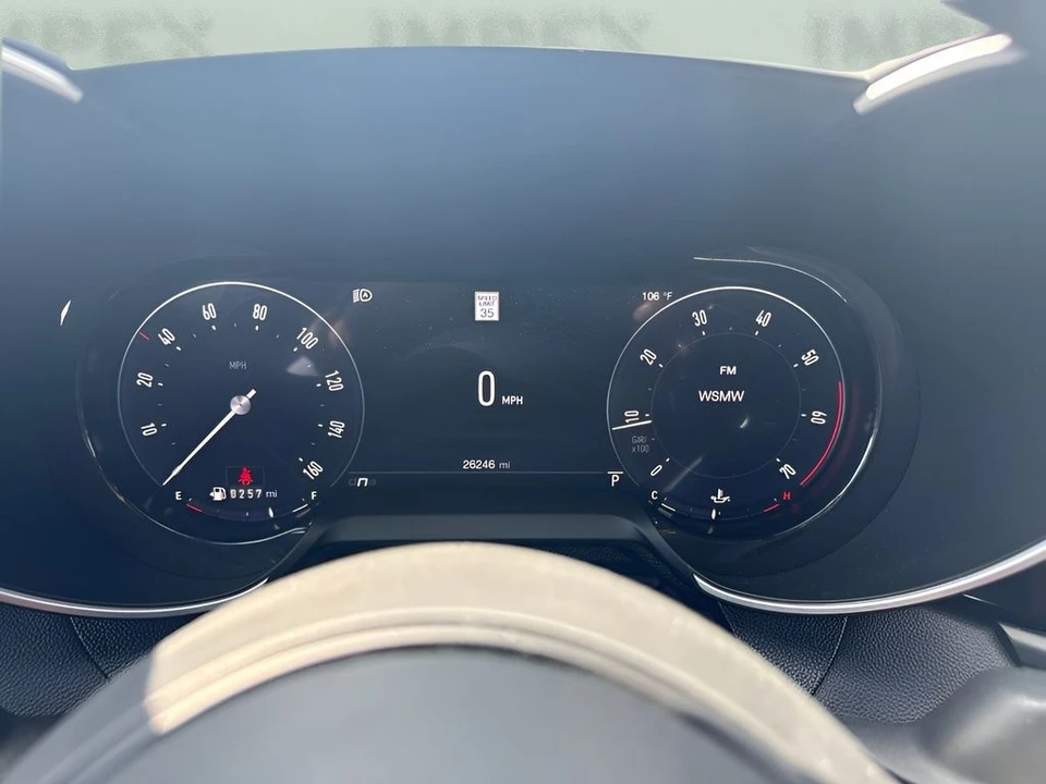 2024 Alfa Romeo Giulia - Image 21 of 31