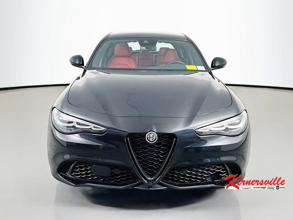 2024 Alfa Romeo Giulia - Image 2 of 24