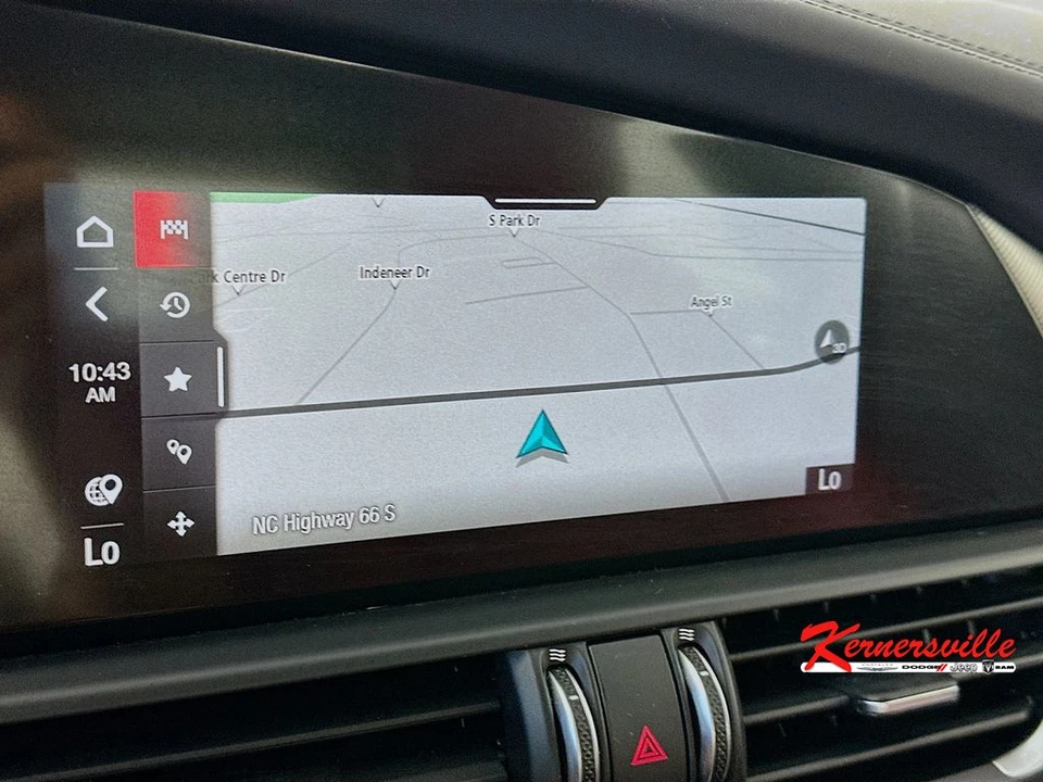 2024 Alfa Romeo Giulia - Image 19 of 24