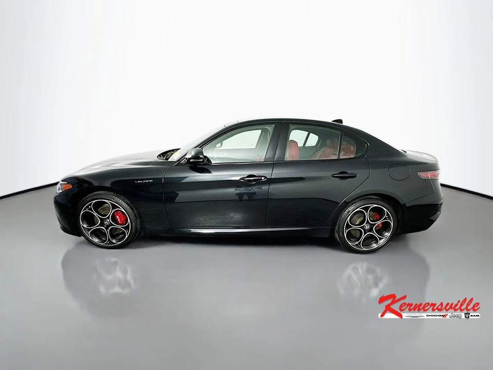 2024 Alfa Romeo Giulia - Image 4 of 24