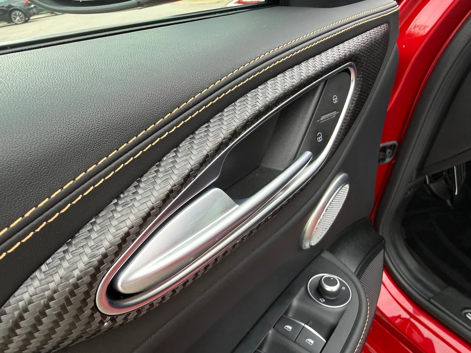 2024 Alfa Romeo Giulia - Image 13 of 31