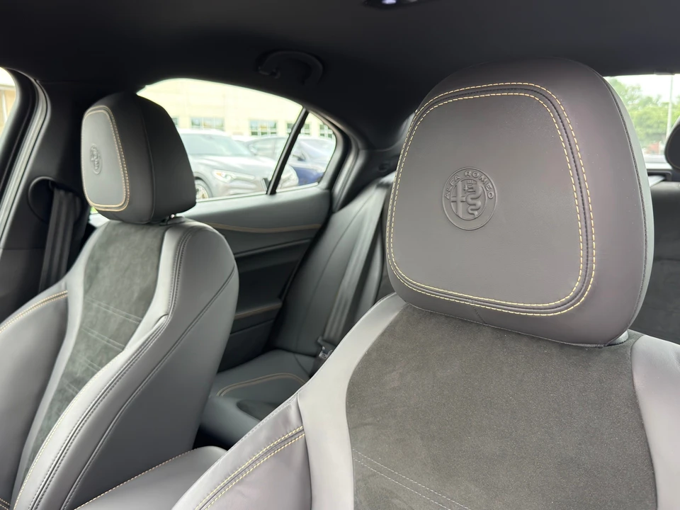 2024 Alfa Romeo Giulia - Image 23 of 31
