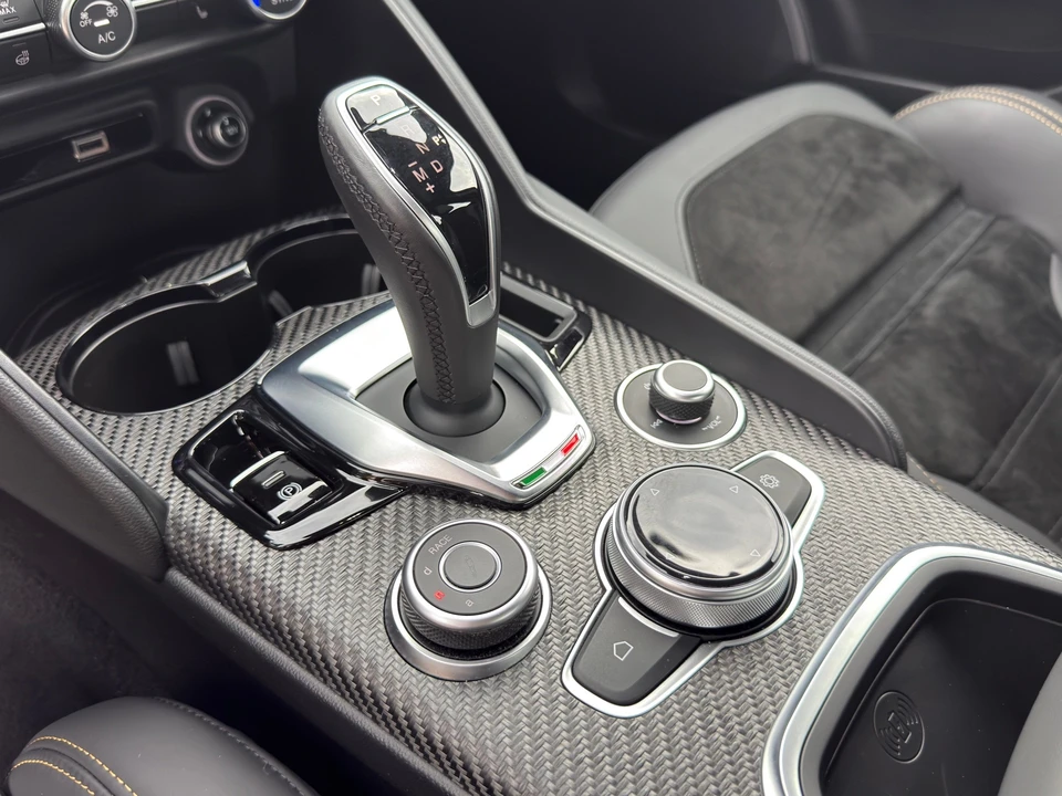2024 Alfa Romeo Giulia - Image 28 of 31