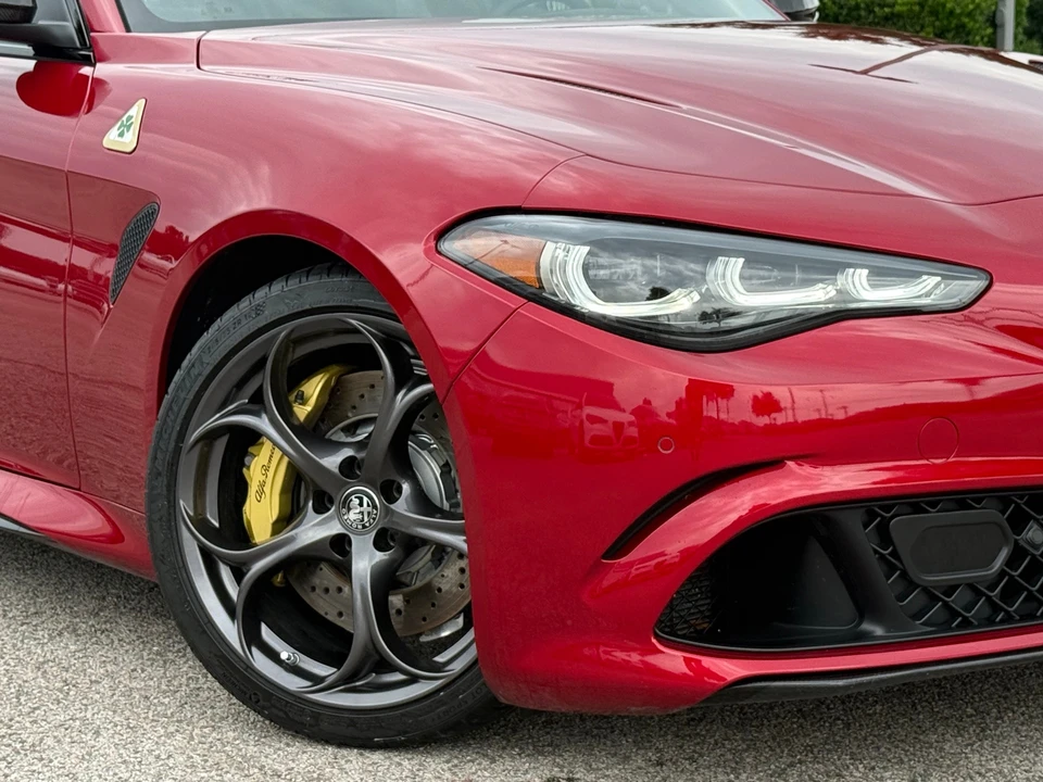 2024 Alfa Romeo Giulia - Image 5 of 31