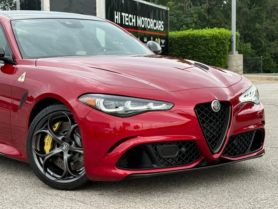 2024 Alfa Romeo Giulia - Image 2 of 31