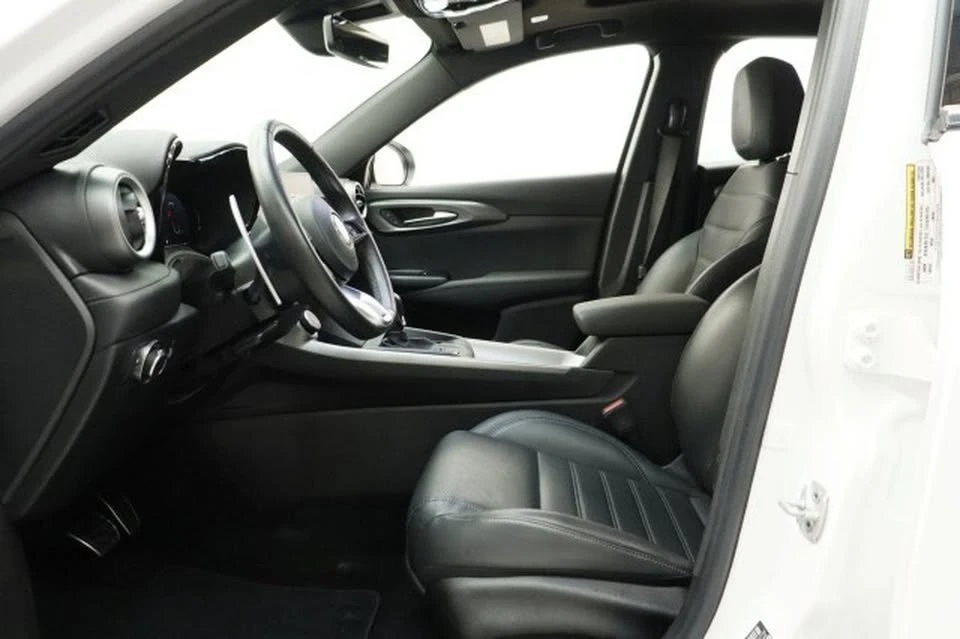 2024 Alfa Romeo Giulia - Image 7 of 20