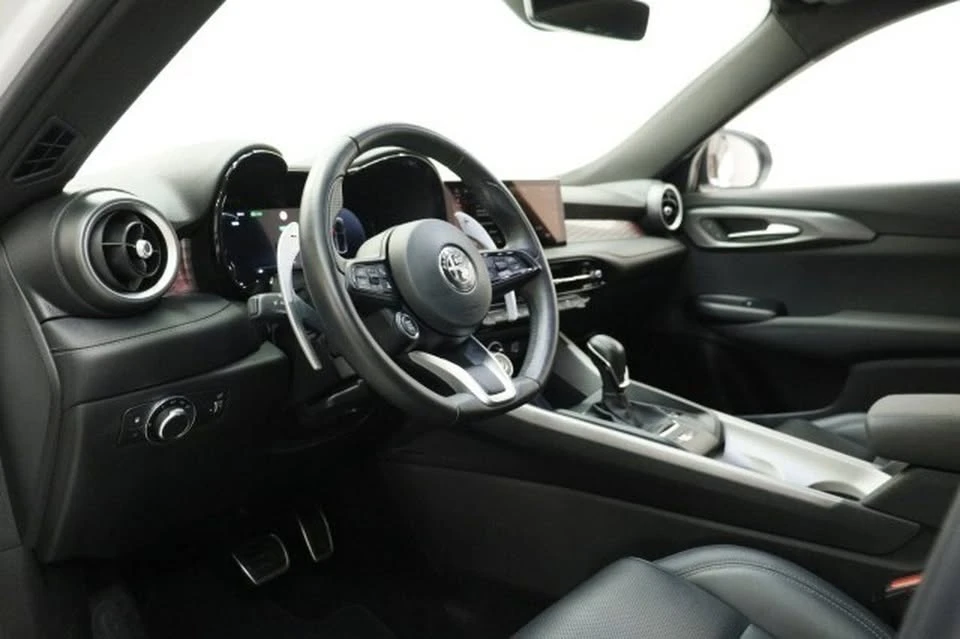 2024 Alfa Romeo Giulia - Image 6 of 20