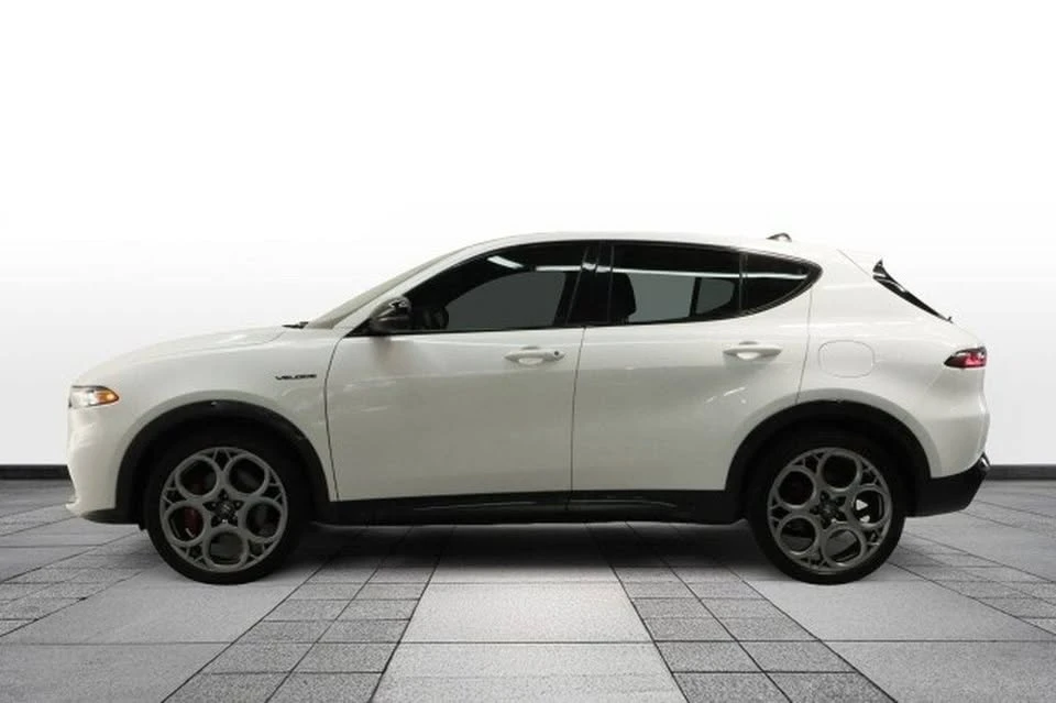 2024 Alfa Romeo Giulia - Image 4 of 20