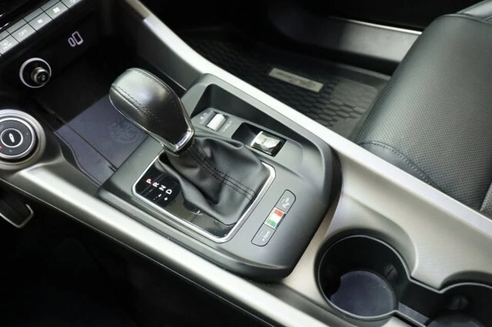 2024 Alfa Romeo Giulia - Image 18 of 20