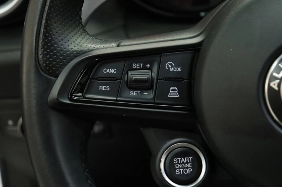 2024 Alfa Romeo - Image 11 of 20