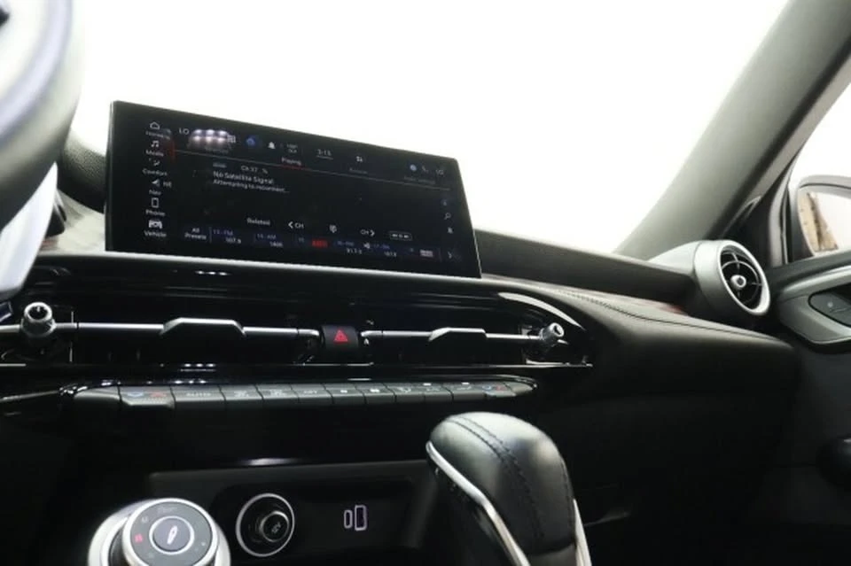 2024 Alfa Romeo - Image 16 of 20