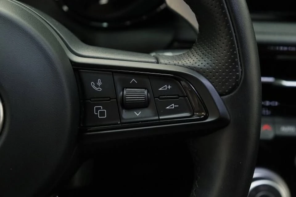 2024 Alfa Romeo - Image 12 of 20