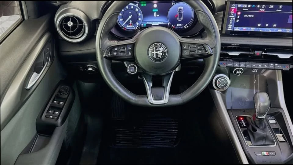 2024 Alfa Romeo Tonale - Image 8 of 17