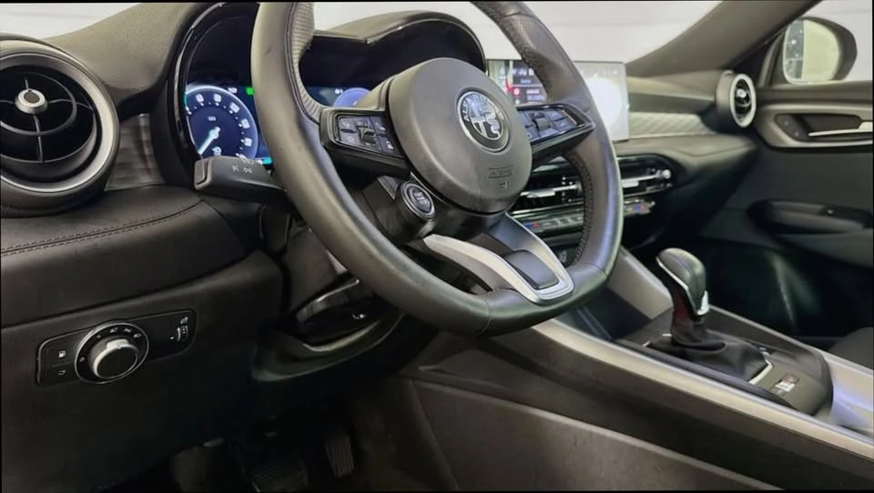 2024 Alfa Romeo Tonale - Image 14 of 17