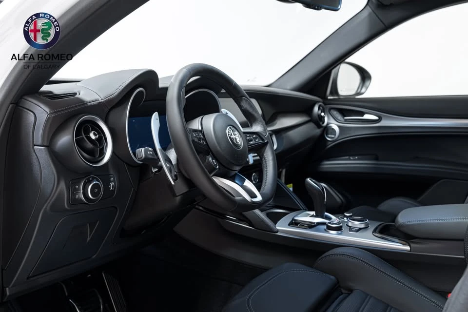 2024 Alfa Romeo Stelvio - Image 9 of 10