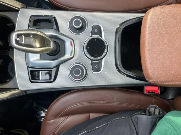 2024 Alfa Romeo Stelvio - Image 14 of 20