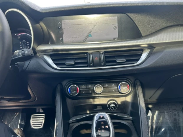 2024 Alfa Romeo Stelvio - Image 15 of 20